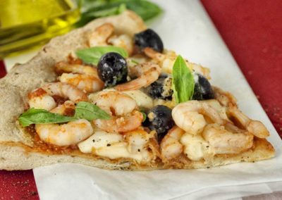 deutschesee_rezept_garnelen-pizza-stueck