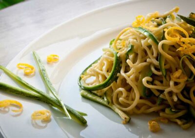 Linguine-mit-Zucchini-und-Zitronensauce