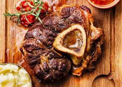 Osso-buco-dazu-Kraeuter-Kartoffelpueree-mit-Parmesan3