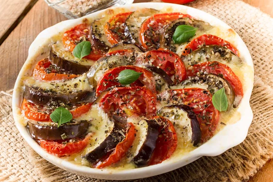 Tomaten-Auberginen-Gratin-Melanzane-alla-parmigiana