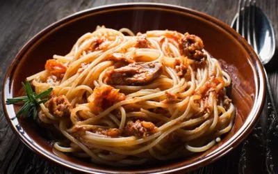 Spaghetti mit Thunfisch-Tomatensauce
