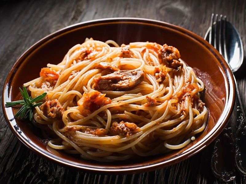 Spaghetti mit Thunfisch Sauce