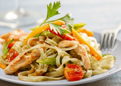Pasta-mit-Haehnchenbruststreifen