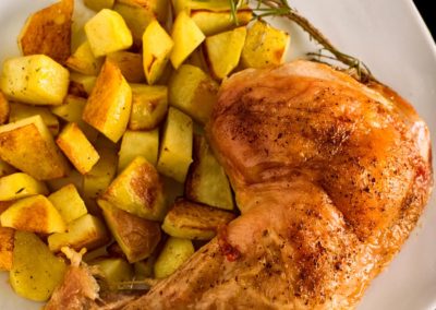 Haehnchenkeulen-mit-Kartoffeln