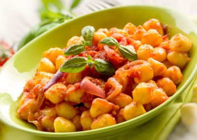 frisch-zubereitet-gnocchi-und-tomatensauce