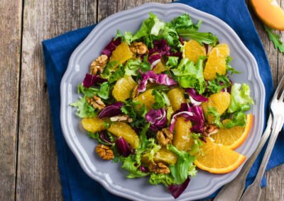 Wintersalat-mit-Orangen-und-Walnuessen