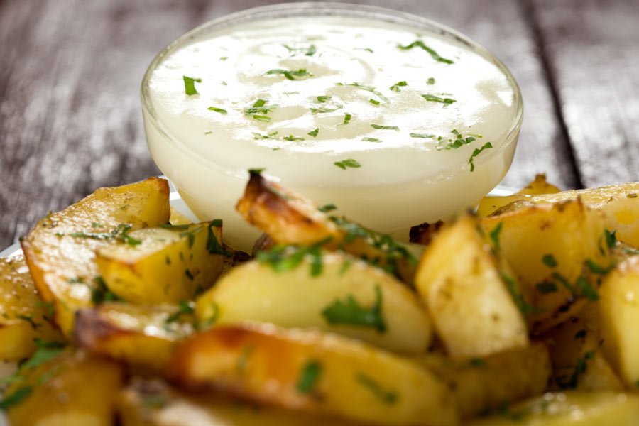 Kartoffelspalten-mit-Yogurtsauce