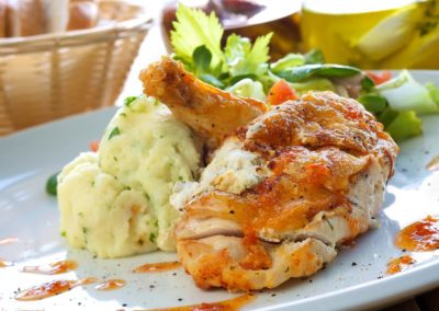 Gefuellte-Haehnchenkeulen-mit-Kartoffelpueree