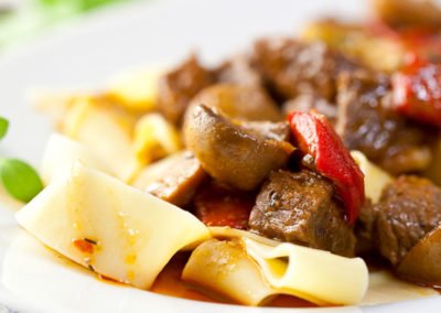 pappardelle-mit-filetstueckchen-und-champignons