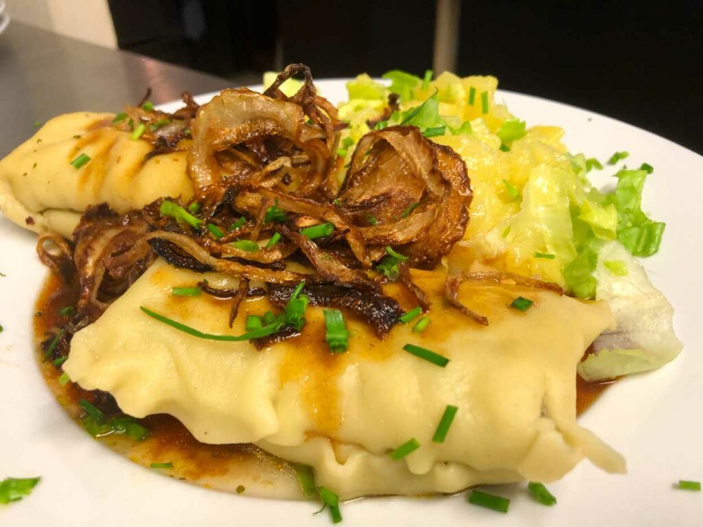 Maultaschen mit Röstzwiebeln