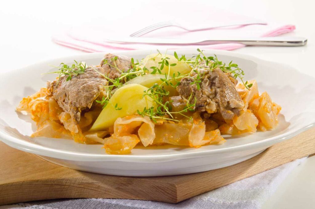 Szegediener mit Kartoffeln