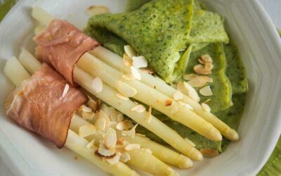 Gebratener Spargel mit Bärlauchcrepes