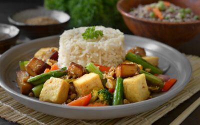 Gebratener Tofu mit gemischtem Gemüse