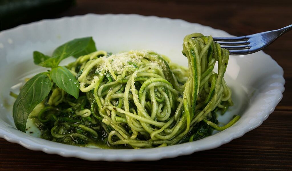 Spaghetti mit frischem Pesto