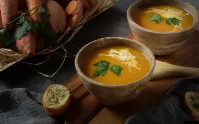 Süßkartoffel-Karotten-Suppe mit Sauerrahm