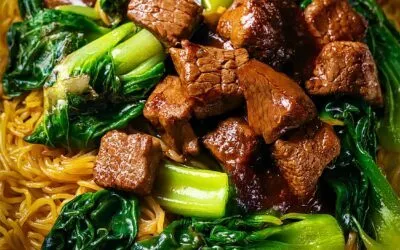 Rindfleisch mit Pak Choi auf gebratenen Nudeln