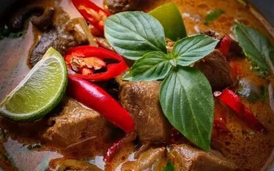 Rotes Thai-Curry mit Rindfleisch