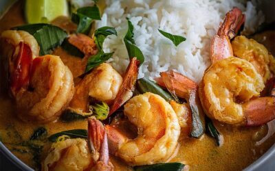 Kokosnuss-Curry mit Garnelen und duftendem Jasminreis