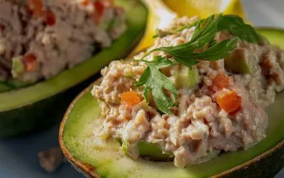 Thunfischsalat gefüllte Avocado