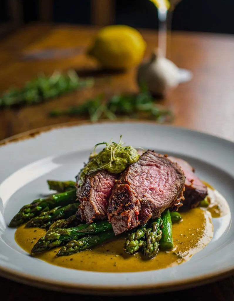 Lammfilet mit grünem Spargel