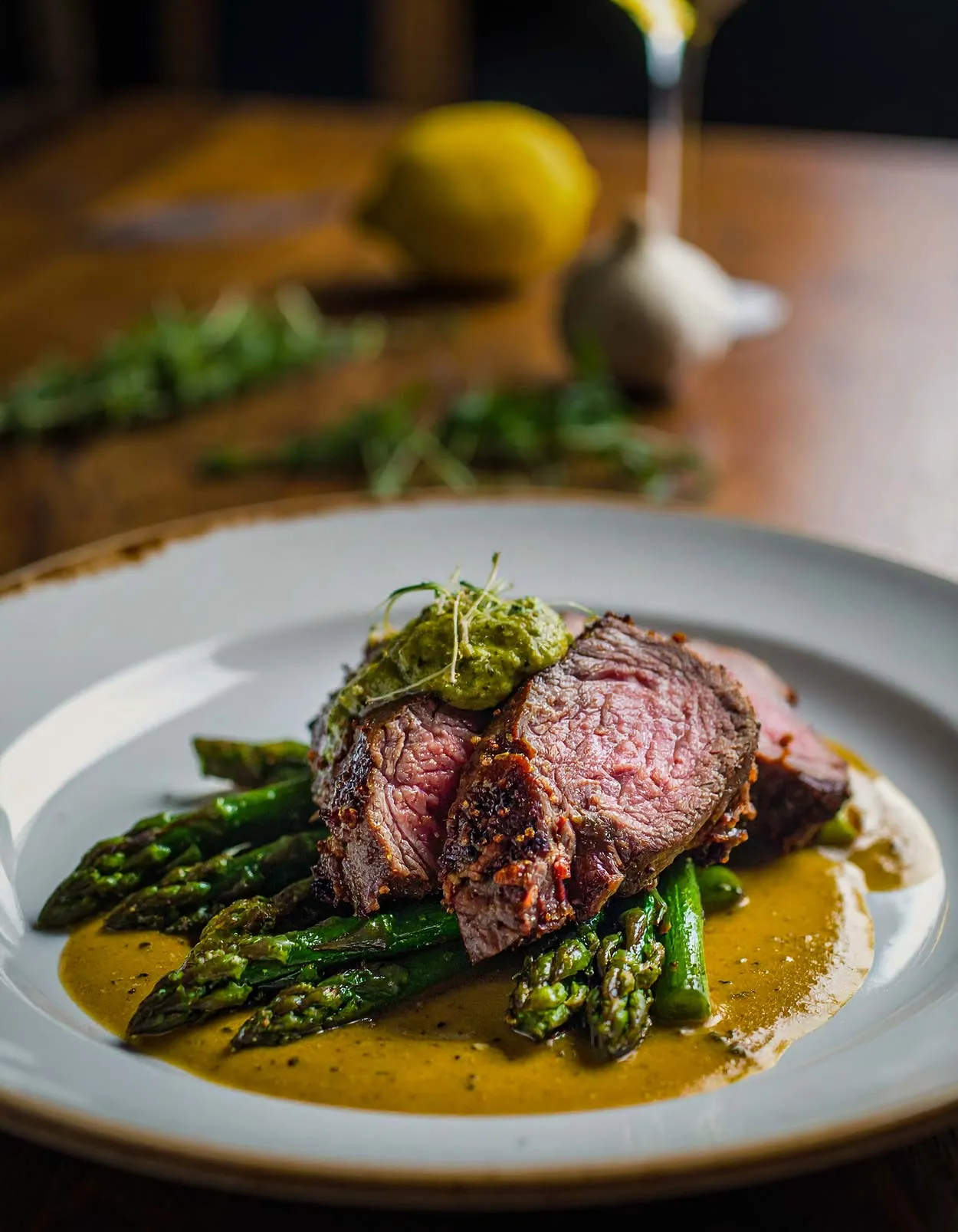 Lammfilet mit grünem Spargel